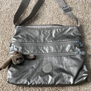 Kipling cross body bag silver/metallic like new